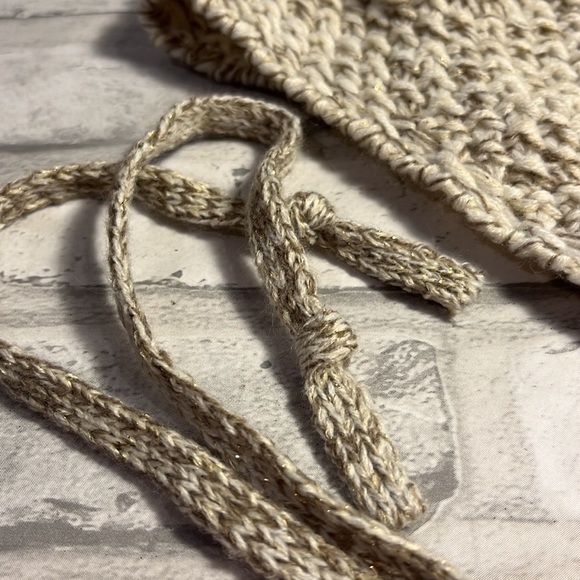 Winter furry pom pom knit hat gold white gray tie strings ladies beanie pretty - Picture 6 of 9